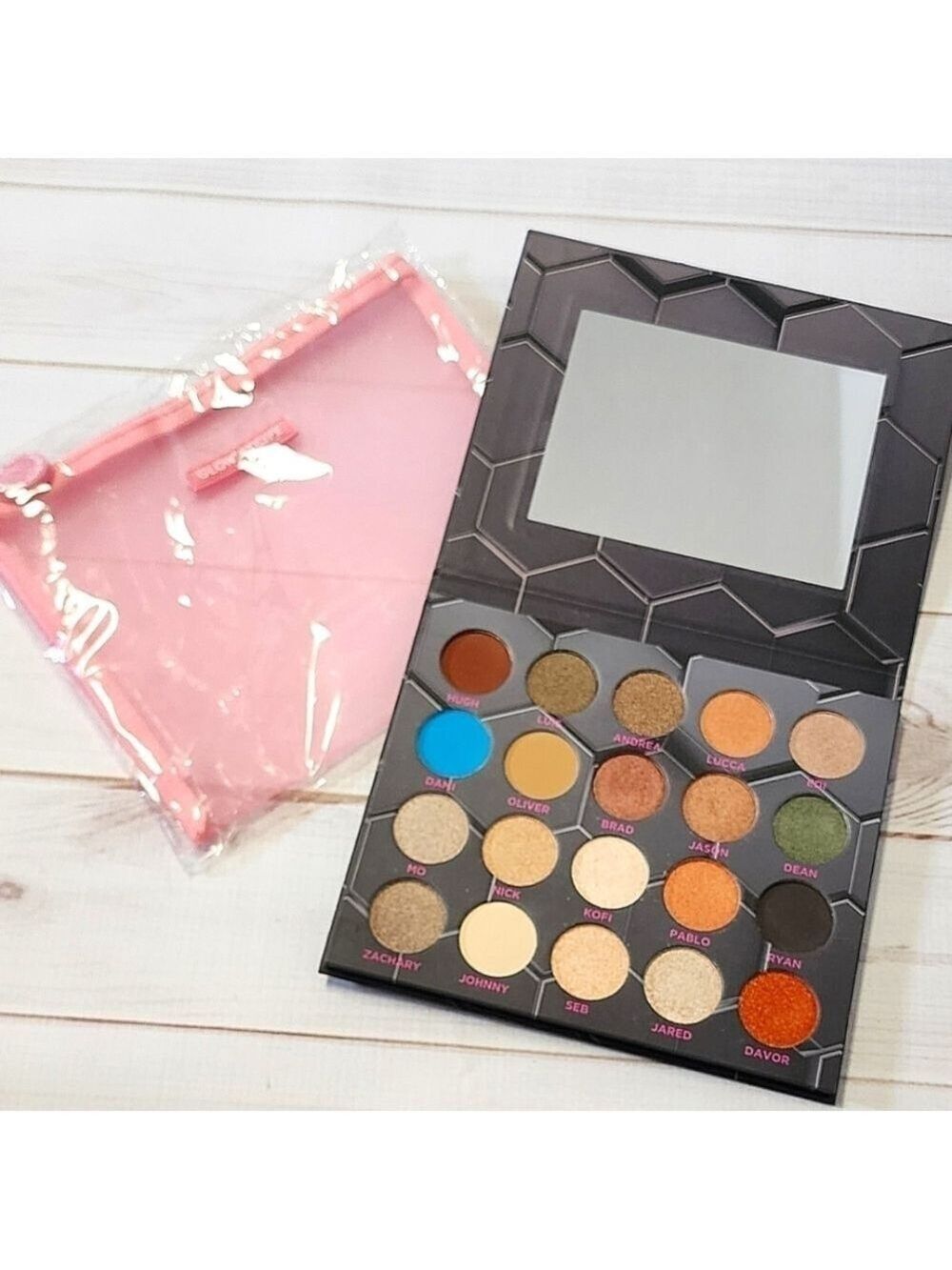 Beebeauty London Barbarella Eyeshadow Palette with Free Makeup Bag New